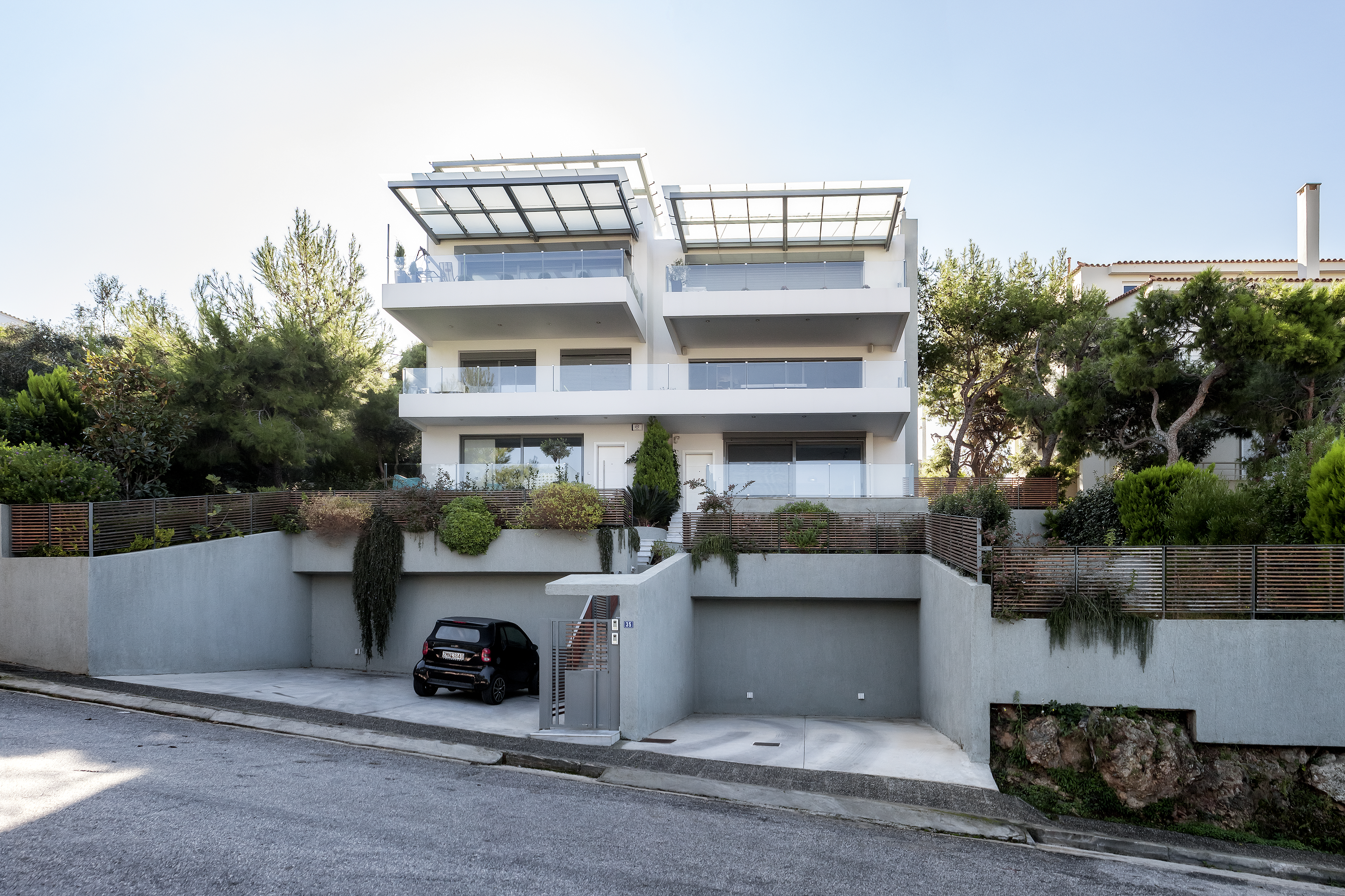 Apartment Building in Saronida